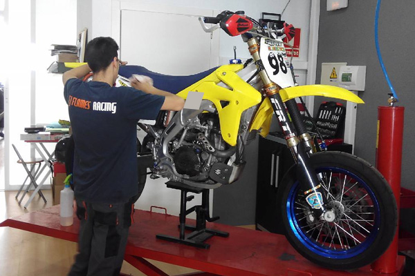 Moto Flames Taller y Tienda de M personal