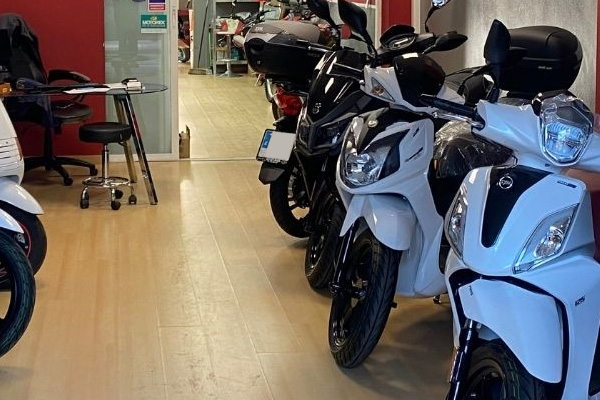 Moto Flames Taller y Tienda de M alquiler